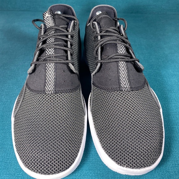 Size 8.5 - Men’s Nike Jordan Eclipse black shoes - Picture 4 of 9